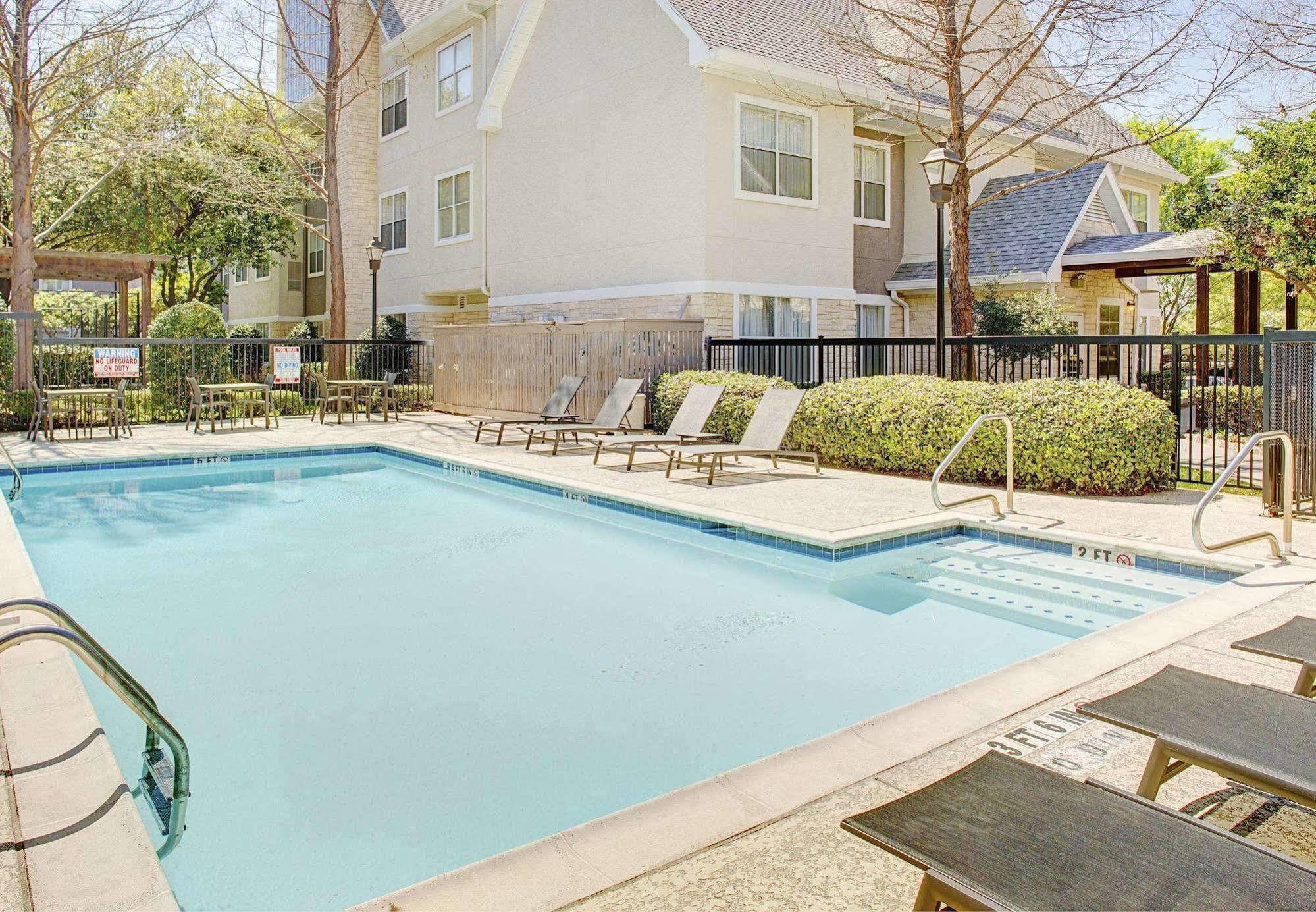 Residence Inn Dallas Park Central Exterior foto