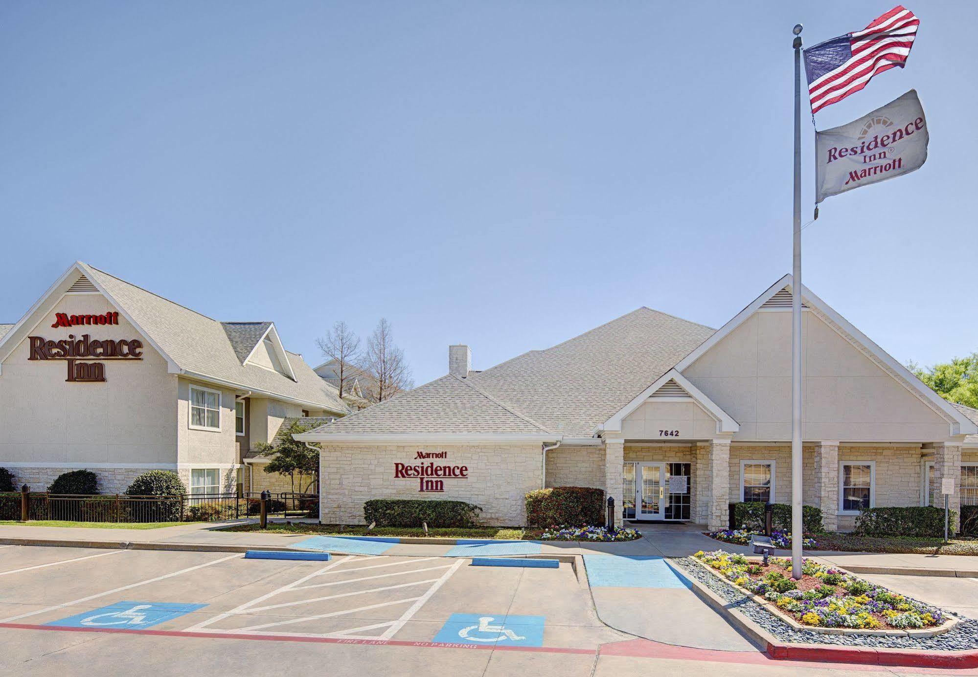 Residence Inn Dallas Park Central Exterior foto